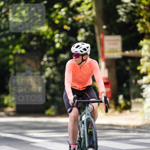 14.09.2025 - Stadtparktriathlon Michael Burmester http://msf.ph/oto/8915430 14.09.2025 12:57:44 Radfahren 1100, 1365, 1371, 1426 meine-sportfotos.de