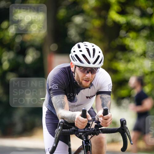 14.09.2025 - Stadtparktriathlon Michael Burmester http://msf.ph/oto/8915485 14.09.2025 12:59:00 Radfahren 1344, 1369, 1495, 1511 meine-sportfotos.de