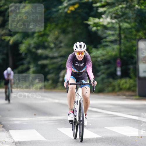 14.09.2025 - Stadtparktriathlon Michael Burmester http://msf.ph/oto/8915501 14.09.2025 12:59:21 Radfahren 1279, 1334, 1345, 1381, 1444 meine-sportfotos.de