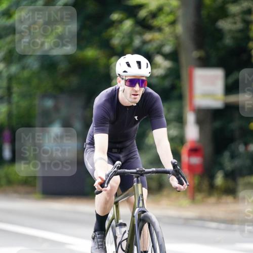 14.09.2025 - Stadtparktriathlon Michael Burmester http://msf.ph/oto/8915510 14.09.2025 12:59:29 Radfahren 1312, 1345, 1381, 1430, 1451 meine-sportfotos.de