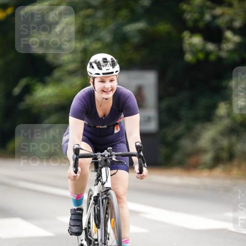 14.09.2025 - Stadtparktriathlon Michael Burmester http://msf.ph/oto/8915535 14.09.2025 12:59:48 Radfahren 1222, 1232, 1339, 1340, 1377, 1404, 1413, 1425 meine-sportfotos.de