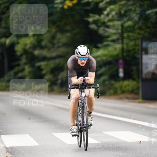 14.09.2025 - Stadtparktriathlon Michael Burmester http://msf.ph/oto/8915581 14.09.2025 13:00:43 Radfahren 1228, 1325, 1382 meine-sportfotos.de