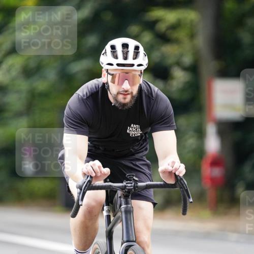 14.09.2025 - Stadtparktriathlon Michael Burmester http://msf.ph/oto/8915587 14.09.2025 13:00:53 Radfahren 1432, 1462, 1517, 1518 meine-sportfotos.de
