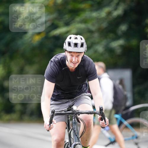 14.09.2025 - Stadtparktriathlon Michael Burmester http://msf.ph/oto/8915671 14.09.2025 13:02:07 Radfahren 1501, 1514 meine-sportfotos.de