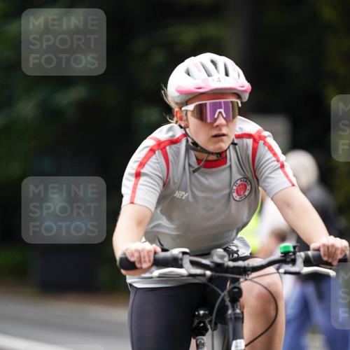 14.09.2025 - Stadtparktriathlon Michael Burmester http://msf.ph/oto/8915724 14.09.2025 13:03:10 Radfahren 1300, 1384, 1407, 1437, 1493 meine-sportfotos.de