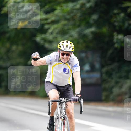 14.09.2025 - Stadtparktriathlon Michael Burmester http://msf.ph/oto/8915743 14.09.2025 13:03:27 Radfahren 1376, 1397, 1473, 1510 meine-sportfotos.de