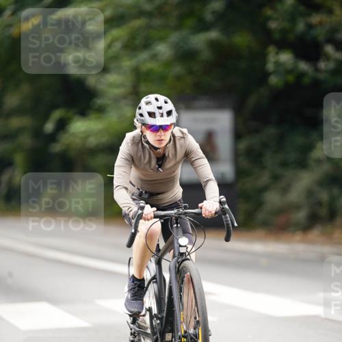 14.09.2025 - Stadtparktriathlon Michael Burmester http://msf.ph/oto/8915759 14.09.2025 13:03:36 Radfahren 1324, 1350, 1357, 1376, 1385, 1465, 1473 meine-sportfotos.de