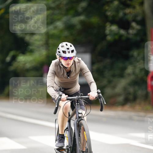 14.09.2025 - Stadtparktriathlon Michael Burmester http://msf.ph/oto/8915760 14.09.2025 13:03:36 Radfahren 1324, 1350, 1357, 1376, 1385, 1465, 1473 meine-sportfotos.de