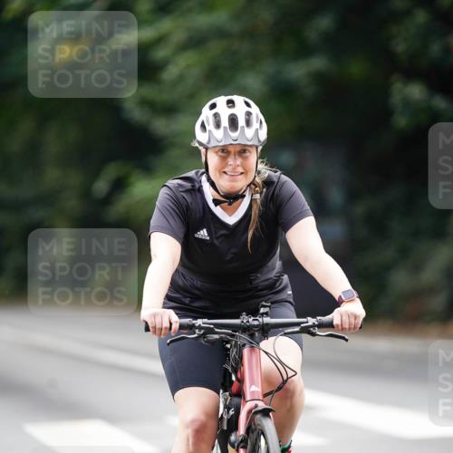 14.09.2025 - Stadtparktriathlon Michael Burmester http://msf.ph/oto/8915771 14.09.2025 13:03:40 Radfahren 1324, 1326, 1350, 1357, 1385, 1465, 1473 meine-sportfotos.de