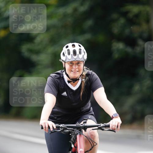 14.09.2025 - Stadtparktriathlon Michael Burmester http://msf.ph/oto/8915772 14.09.2025 13:03:40 Radfahren 1324, 1326, 1350, 1357, 1385, 1465, 1473 meine-sportfotos.de