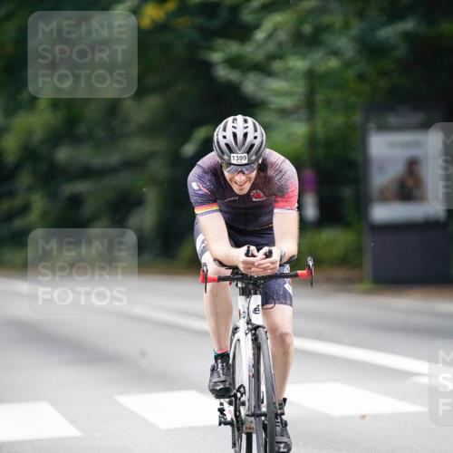 14.09.2025 - Stadtparktriathlon Michael Burmester http://msf.ph/oto/8915790 14.09.2025 13:03:58 Radfahren 1370, 1374, 1389, 1394, 1399 meine-sportfotos.de