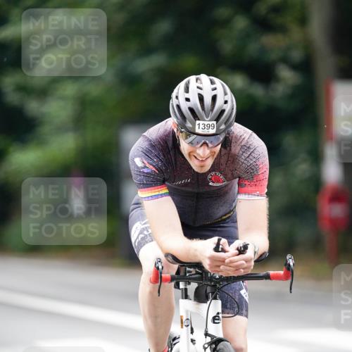 14.09.2025 - Stadtparktriathlon Michael Burmester http://msf.ph/oto/8915791 14.09.2025 13:03:59 Radfahren 1370, 1394, 1399 meine-sportfotos.de