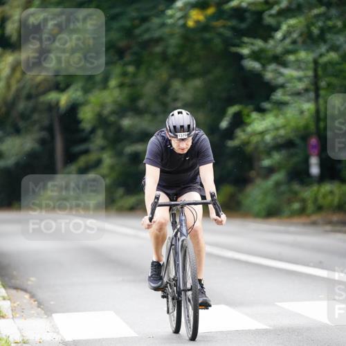 14.09.2025 - Stadtparktriathlon Michael Burmester http://msf.ph/oto/8915792 14.09.2025 13:04:04 Radfahren 1370, 1399 meine-sportfotos.de