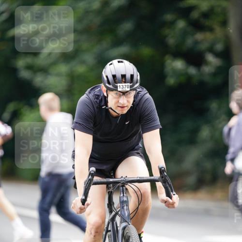 14.09.2025 - Stadtparktriathlon Michael Burmester http://msf.ph/oto/8915794 14.09.2025 13:04:05 Radfahren 1370 meine-sportfotos.de