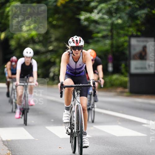 14.09.2025 - Stadtparktriathlon Michael Burmester http://msf.ph/oto/8915806 14.09.2025 13:05:52 Radfahren 1327, 1332, 1383, 1513 meine-sportfotos.de