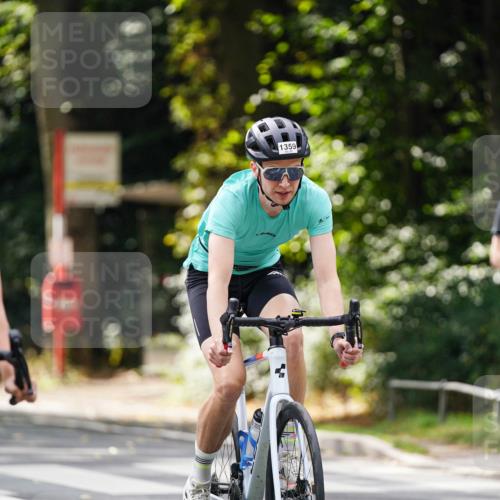 14.09.2025 - Stadtparktriathlon Michael Burmester http://msf.ph/oto/8915822 14.09.2025 13:06:22 Radfahren 1328, 1359, 1391, 1392, 1413, 1484 meine-sportfotos.de