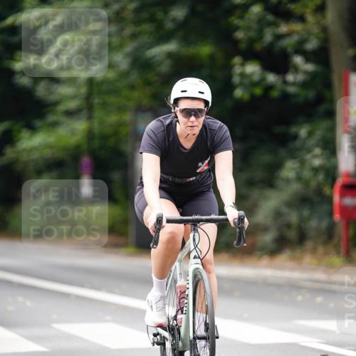 14.09.2025 - Stadtparktriathlon Michael Burmester http://msf.ph/oto/8915843 14.09.2025 13:06:51 Radfahren 1442, 1446 meine-sportfotos.de
