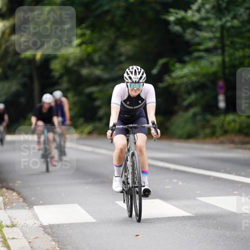 14.09.2025 - Stadtparktriathlon Michael Burmester http://msf.ph/oto/8915846 14.09.2025 13:07:06 Radfahren 1340, 1404, 1430, 1444, 1459 meine-sportfotos.de