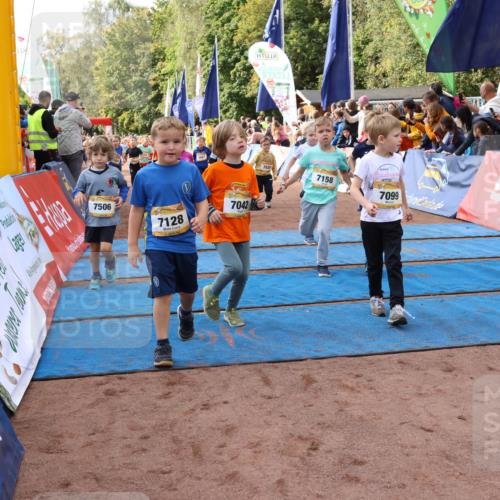 14.09.2025 - Airport Race Strokosch-Dieckow http://msf.ph/oto/8915981 14.09.2025 11:20:54 Ziel 7506, 7128, 7042, 7158, 7099 meine-sportfotos.de