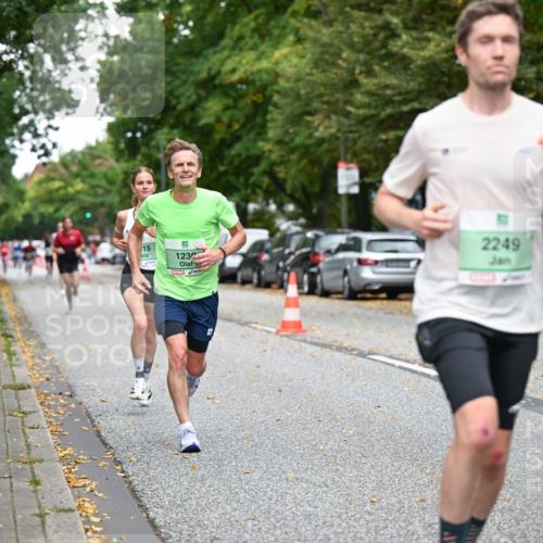 21.09.2025 - PSD Bank Halbmarathon Dr. Thomas Lammeyer http://msf.ph/oto/8916941 21.09.2025 10:31:49 Laufen 15, 5, 1230, 2249 meine-sportfotos.de