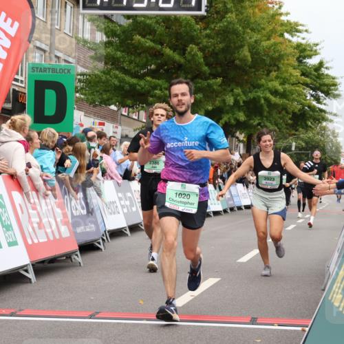 21.09.2025 - PSD Bank Halbmarathon Strokosch-Dieckow http://msf.ph/oto/8917575 21.09.2025 11:44:31 Ziel 1020, 1743, 1966, 1997, 2173, 2386, 3923, 4057 meine-sportfotos.de