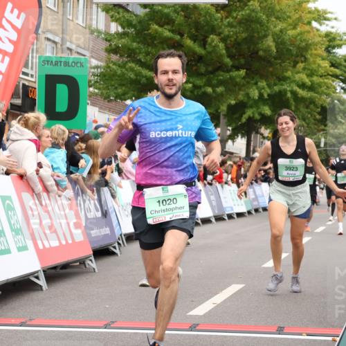 21.09.2025 - PSD Bank Halbmarathon Strokosch-Dieckow http://msf.ph/oto/8917577 21.09.2025 11:44:31 Ziel 1020, 1743, 1966, 1997, 2173, 2386, 3923, 4057 meine-sportfotos.de