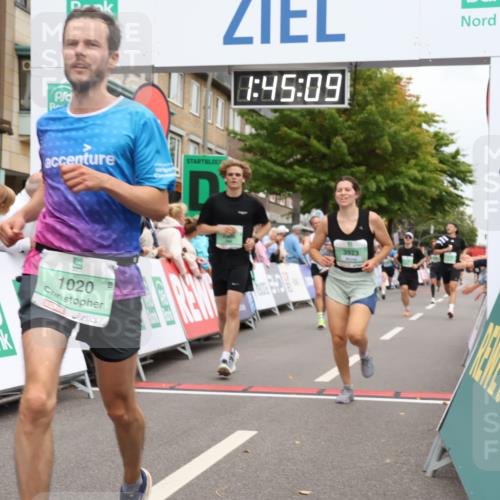 21.09.2025 - PSD Bank Halbmarathon Strokosch-Dieckow http://msf.ph/oto/8917584 21.09.2025 11:44:32 Ziel 1020, 1743, 1966, 1997, 2173, 2184, 2386, 3923, 4057 meine-sportfotos.de