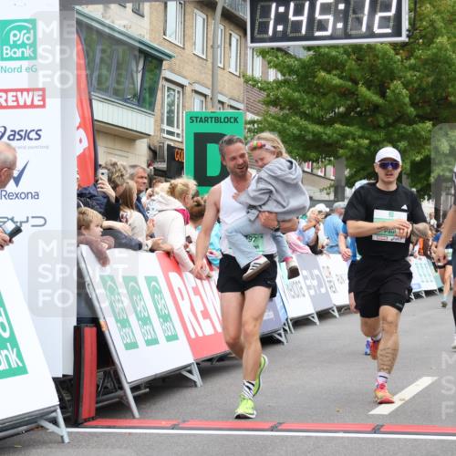 21.09.2025 - PSD Bank Halbmarathon Strokosch-Dieckow http://msf.ph/oto/8917603 21.09.2025 11:44:35 Ziel 1020, 1743, 1839, 1966, 1997, 2173, 2184, 2188, 2351, 2386, 3923 meine-sportfotos.de