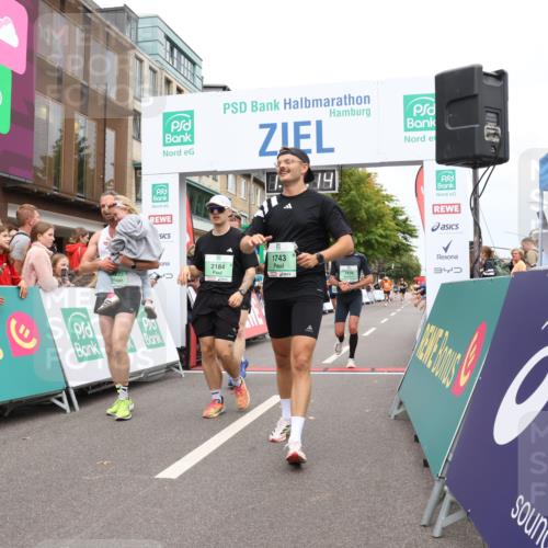 21.09.2025 - PSD Bank Halbmarathon Strokosch-Dieckow http://msf.ph/oto/8917614 21.09.2025 11:44:37 Ziel 1020, 1743, 1839, 1966, 1997, 2184, 2188, 2351, 2386, 3923 meine-sportfotos.de