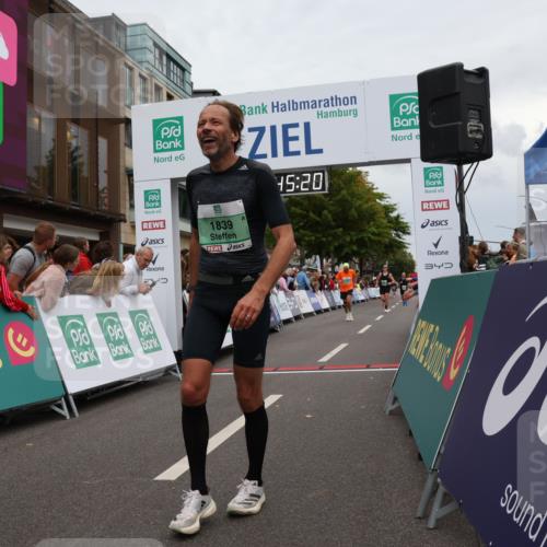 21.09.2025 - PSD Bank Halbmarathon Strokosch-Dieckow http://msf.ph/oto/8917631 21.09.2025 11:44:43 Ziel 1743, 1798, 1839, 1997, 2184, 2188, 2308, 2351 meine-sportfotos.de