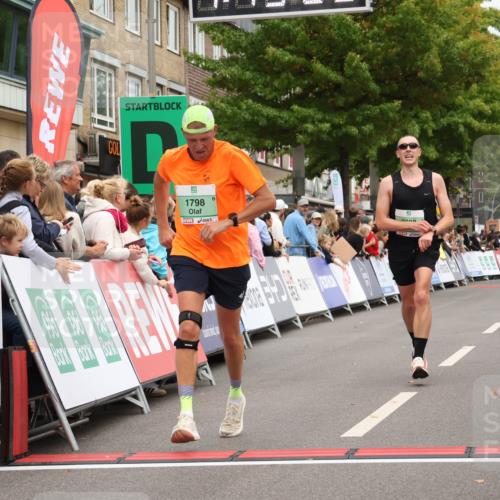 21.09.2025 - PSD Bank Halbmarathon Strokosch-Dieckow http://msf.ph/oto/8917640 21.09.2025 11:44:46 Ziel 1798, 2303, 2308, 2351 meine-sportfotos.de