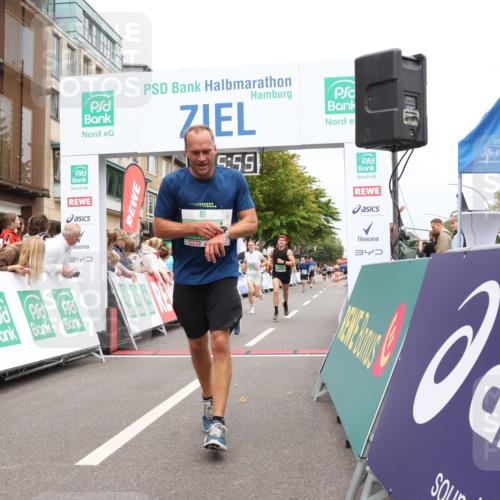 21.09.2025 - PSD Bank Halbmarathon Strokosch-Dieckow http://msf.ph/oto/8917768 21.09.2025 11:45:18 Ziel 1123, 1722, 1774, 1958, 2136, 2501, 3925 meine-sportfotos.de