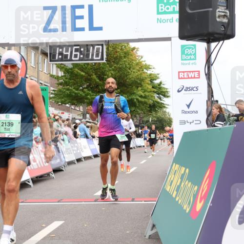 21.09.2025 - PSD Bank Halbmarathon Strokosch-Dieckow http://msf.ph/oto/8917837 21.09.2025 11:45:33 Ziel 1023, 2139, 2143, 2606 meine-sportfotos.de