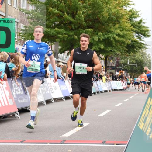 21.09.2025 - PSD Bank Halbmarathon Strokosch-Dieckow http://msf.ph/oto/8917855 21.09.2025 11:45:37 Ziel 1023, 1041, 2139, 2143, 2939 meine-sportfotos.de
