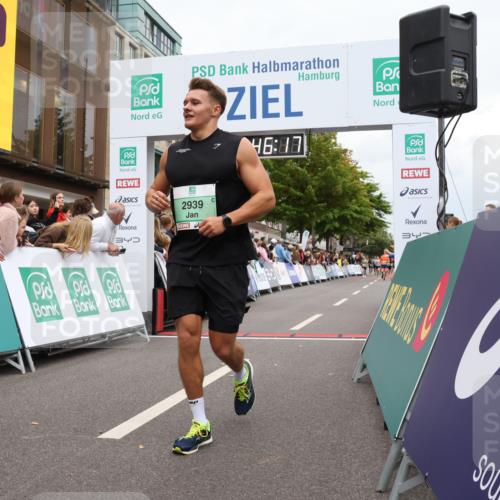 21.09.2025 - PSD Bank Halbmarathon Strokosch-Dieckow http://msf.ph/oto/8917874 21.09.2025 11:45:40 Ziel 1023, 1041, 2143, 2939 meine-sportfotos.de