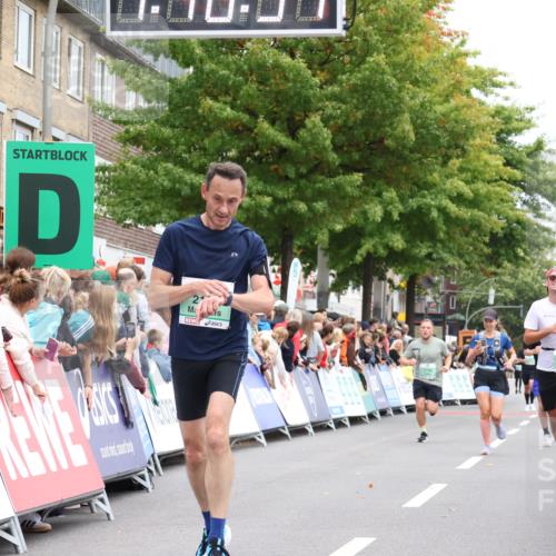 21.09.2025 - PSD Bank Halbmarathon Strokosch-Dieckow http://msf.ph/oto/8917981 21.09.2025 11:46:14 Ziel 1751, 2141, 2229, 2235 meine-sportfotos.de