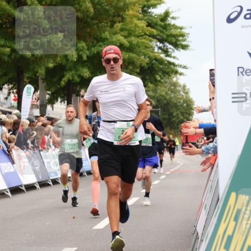 21.09.2025 - PSD Bank Halbmarathon Strokosch-Dieckow http://msf.ph/oto/8917987 21.09.2025 11:46:16 Ziel 1751, 2129, 2141, 2229, 2235 meine-sportfotos.de