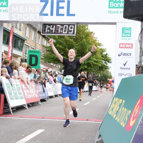 21.09.2025 - PSD Bank Halbmarathon Strokosch-Dieckow http://msf.ph/oto/8918067 21.09.2025 11:46:32 Ziel 1019, 1062, 2791, 2931, 3630 meine-sportfotos.de