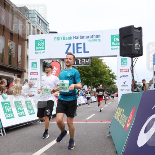 21.09.2025 - PSD Bank Halbmarathon Strokosch-Dieckow http://msf.ph/oto/8918196 21.09.2025 11:46:57 Ziel 1465, 1582, 1601, 1956, 2155, 2634, 3102 meine-sportfotos.de