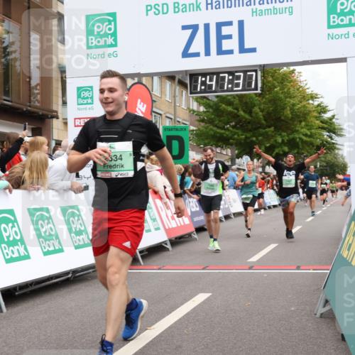 21.09.2025 - PSD Bank Halbmarathon Strokosch-Dieckow http://msf.ph/oto/8918208 21.09.2025 11:47:00 Ziel 1465, 1582, 1601, 1810, 1956, 1993, 2634, 3102 meine-sportfotos.de