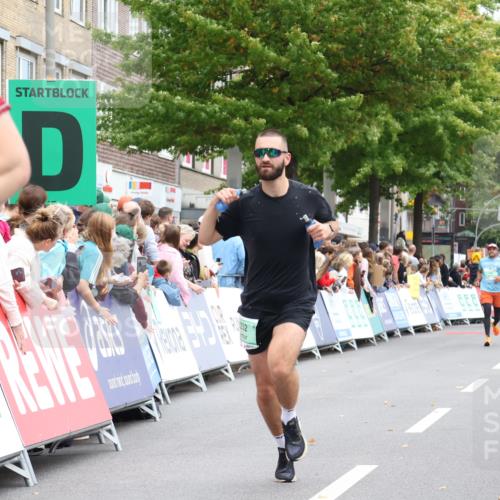 21.09.2025 - PSD Bank Halbmarathon Strokosch-Dieckow http://msf.ph/oto/8918304 21.09.2025 11:47:20 Ziel 1403, 1965, 2232 meine-sportfotos.de