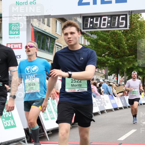 21.09.2025 - PSD Bank Halbmarathon Strokosch-Dieckow http://msf.ph/oto/8918361 21.09.2025 11:47:38 Ziel 1164, 1530, 2049, 2234, 2522, 2971, 3389 meine-sportfotos.de