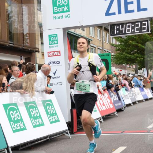 21.09.2025 - PSD Bank Halbmarathon Strokosch-Dieckow http://msf.ph/oto/8918387 21.09.2025 11:47:46 Ziel 2276, 2570, 2971 meine-sportfotos.de