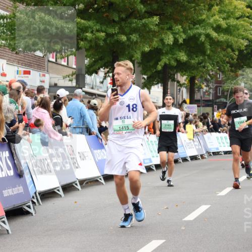 21.09.2025 - PSD Bank Halbmarathon Strokosch-Dieckow http://msf.ph/oto/8918404 21.09.2025 11:47:55 Ziel 1962, 2276, 2394 meine-sportfotos.de