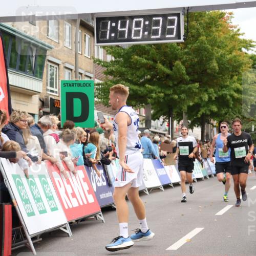 21.09.2025 - PSD Bank Halbmarathon Strokosch-Dieckow http://msf.ph/oto/8918407 21.09.2025 11:47:57 Ziel 1962, 2193, 2394 meine-sportfotos.de