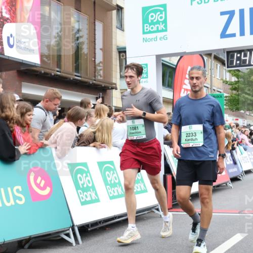 21.09.2025 - PSD Bank Halbmarathon Strokosch-Dieckow http://msf.ph/oto/8918470 21.09.2025 11:48:07 Ziel 1081, 1412, 1962, 2193, 2233, 2394, 2725, 4054 meine-sportfotos.de