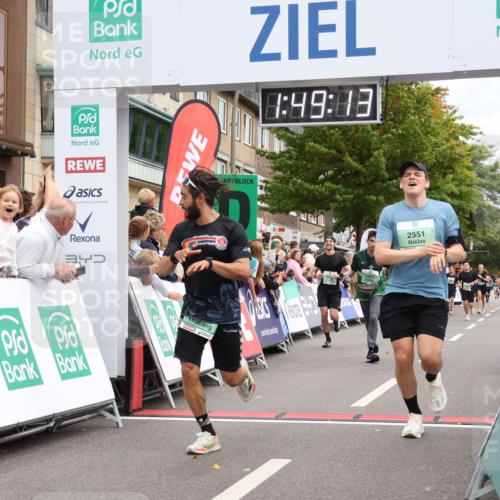 21.09.2025 - PSD Bank Halbmarathon Strokosch-Dieckow http://msf.ph/oto/8918596 21.09.2025 11:48:37 Ziel 1234, 1942, 2551, 2561, 3288, 3921 meine-sportfotos.de