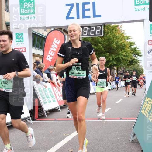 21.09.2025 - PSD Bank Halbmarathon Strokosch-Dieckow http://msf.ph/oto/8918642 21.09.2025 11:48:46 Ziel 1719, 2182, 2260, 2415, 2421, 2561, 2564, 3088, 3288 meine-sportfotos.de