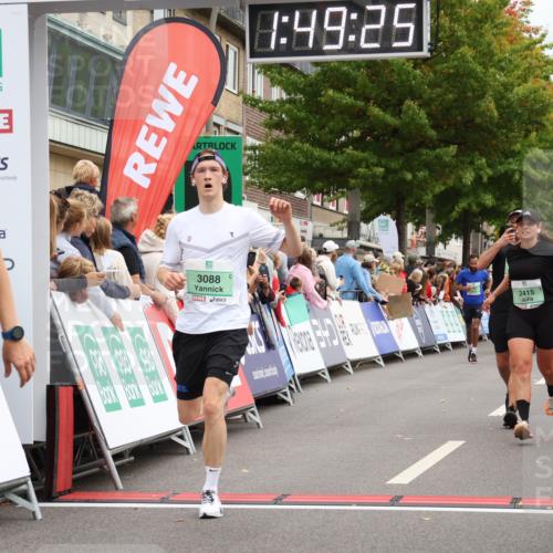 21.09.2025 - PSD Bank Halbmarathon Strokosch-Dieckow http://msf.ph/oto/8918655 21.09.2025 11:48:48 Ziel 1719, 2004, 2182, 2260, 2415, 2421, 2564, 3088 meine-sportfotos.de