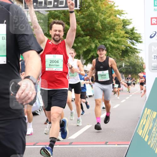 21.09.2025 - PSD Bank Halbmarathon Strokosch-Dieckow http://msf.ph/oto/8918686 21.09.2025 11:48:53 Ziel 1129, 1271, 1719, 1983, 1987, 2004, 2106, 2214, 2260, 2415, 2421, 2438, 2445, 3088 meine-sportfotos.de